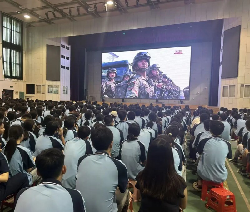 习近平总书记重要讲话和盛大阅兵在学生中引起热烈反响